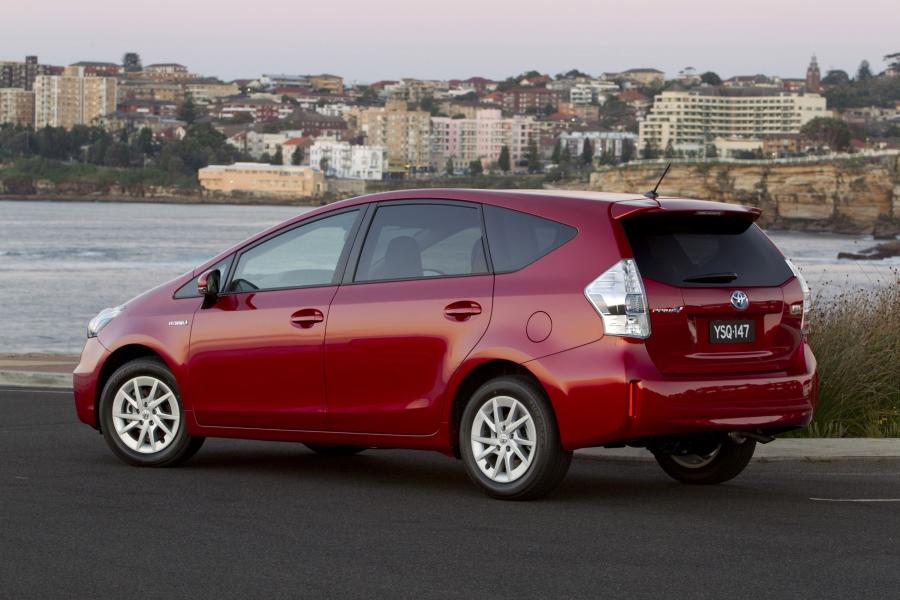  Toyota Prius V 2011 года  (фото 203 из 208)